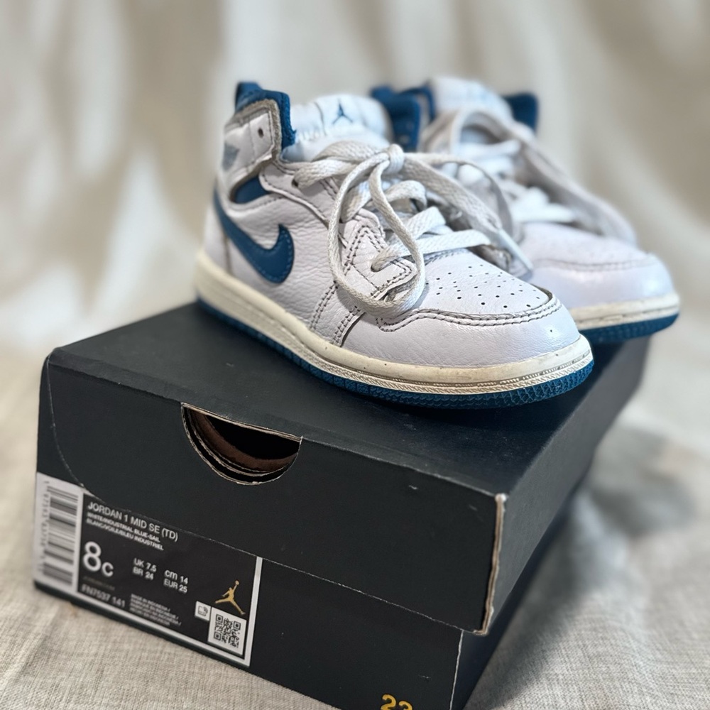 Jordan 1 MID SE (TD) Nike Kids' White and Blue Basketball Shoes (Toddler)